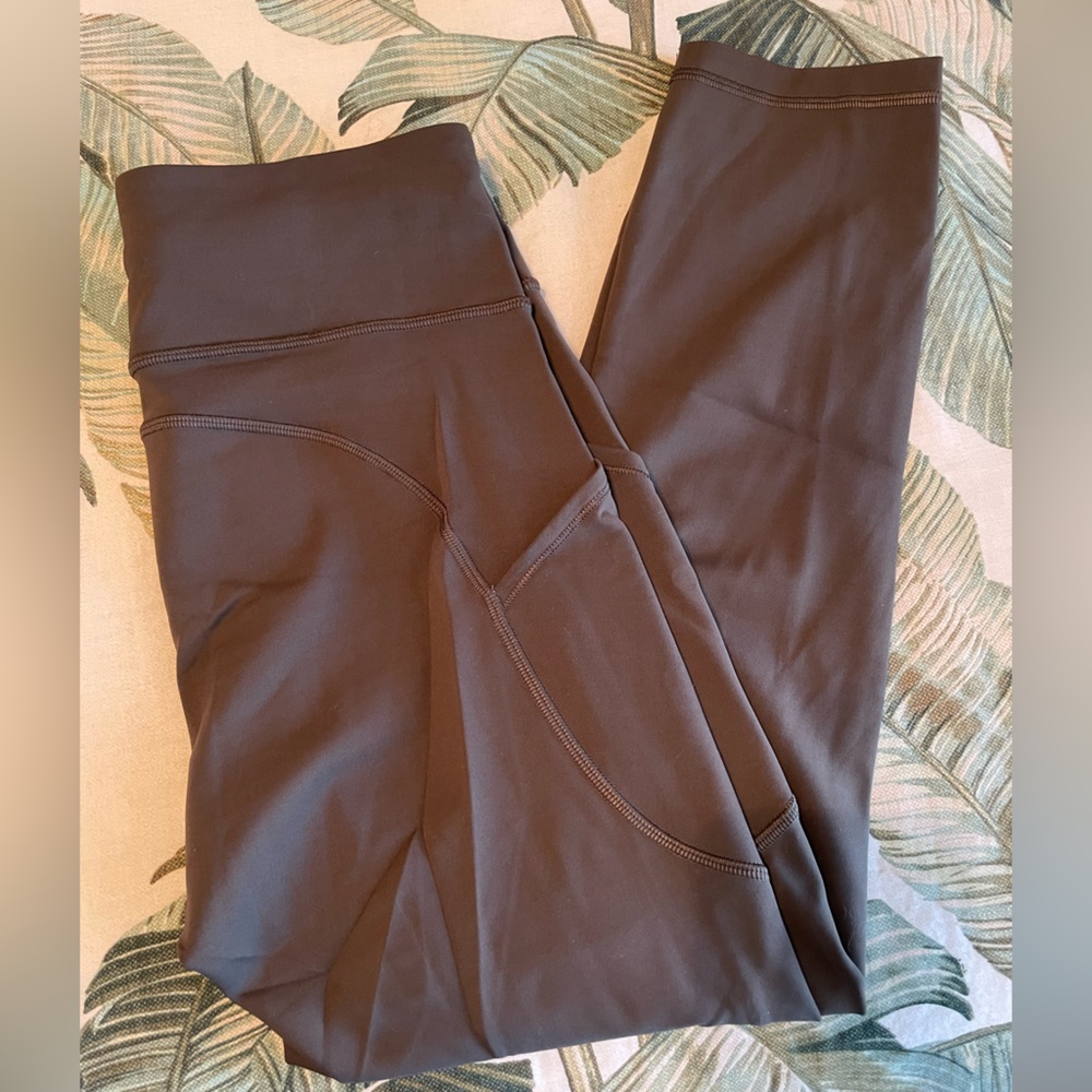 Lulu lemon cropped leggings with pockets